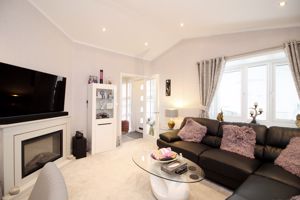 Lounge/Diner- click for photo gallery